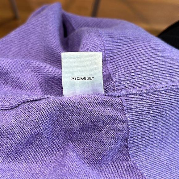 Fairway & Greene V-Neck Sweater Italian Merino in Size Small Lavender Color - Picture 5 of 5